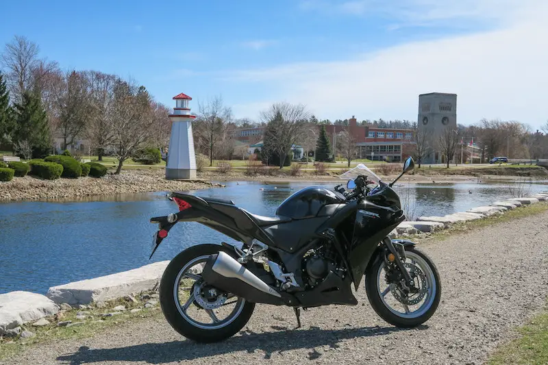 stopping in simcoe on the honda cbr250r