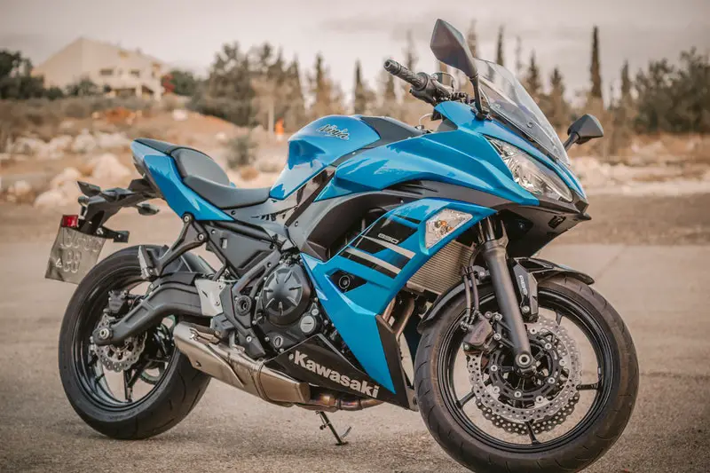 blue kawasaki ninja