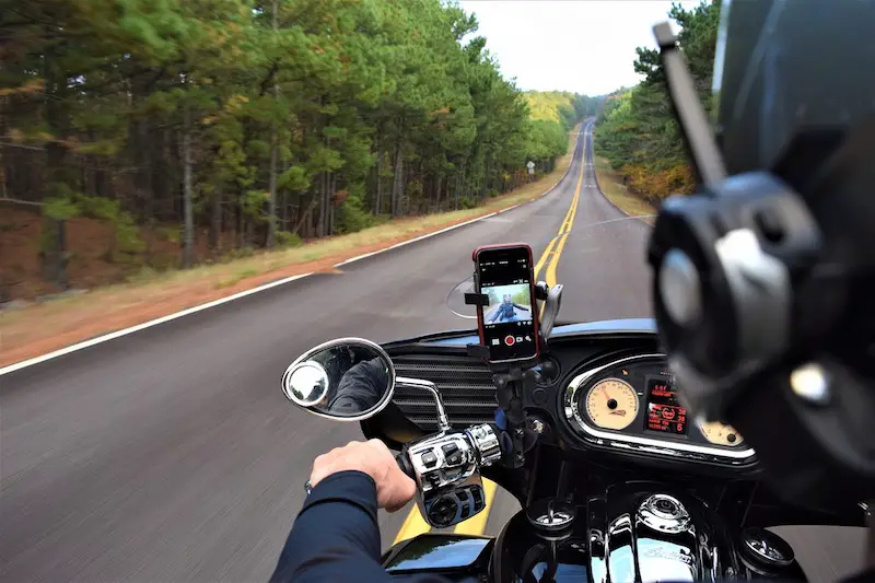 roam motorcycle phone mount