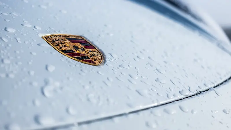 rainy porsche