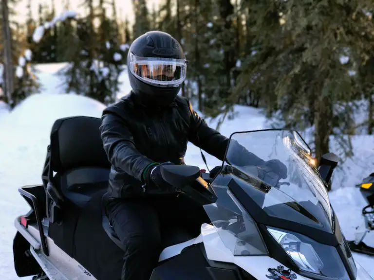 The 5+ BEST Snowmobile Helmets (Reviews) in 2023 R&R